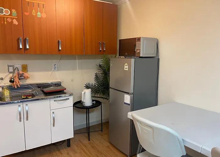 Апартаменты Gangnam Reasonable Price House