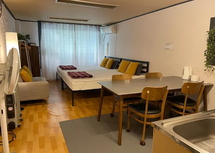 Апартаменты Gangnam Reasonable Price House *