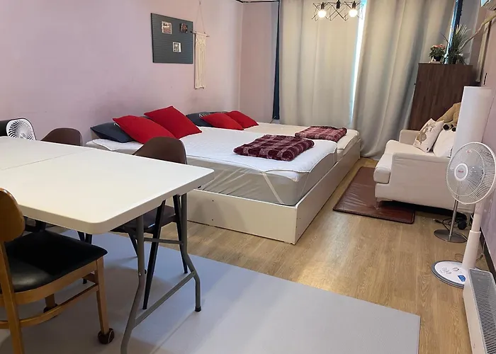 Апартаменты Gangnam Reasonable Price House
