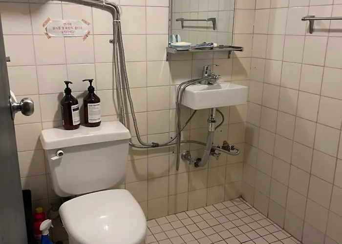 Апартаменты Gangnam Reasonable Price House Сеул