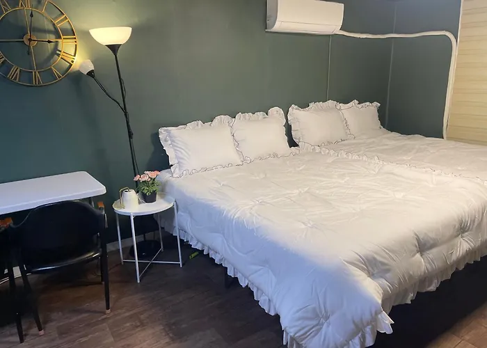 Gangnam Reasonable Price House Апартаменты *