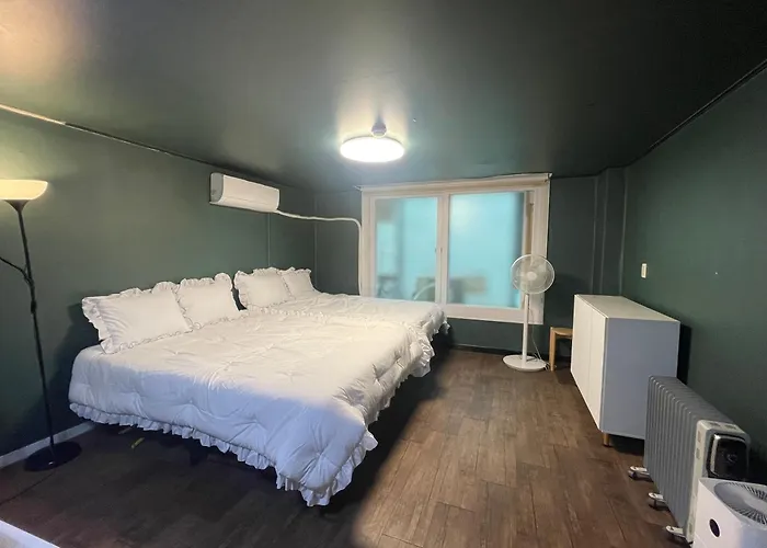Gangnam Reasonable Price House Апартаменты *