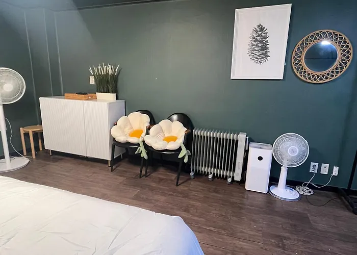 Апартаменты Gangnam Reasonable Price House *