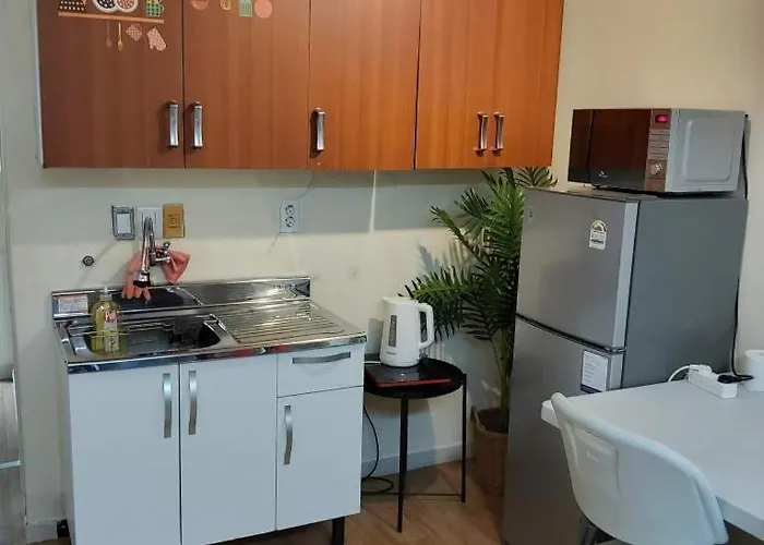 Gangnam Reasonable Price House Апартаменты Сеул