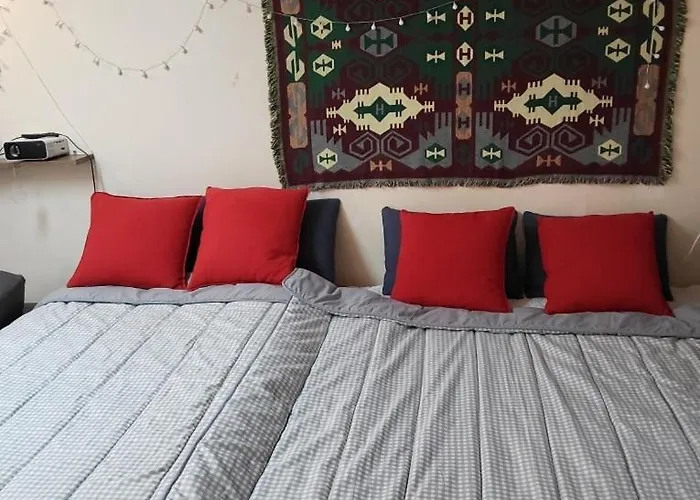 Апартаменты Gangnam Reasonable Price House