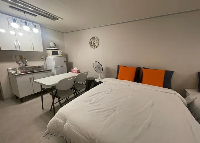 Gangnam Reasonable Price House * Сеул