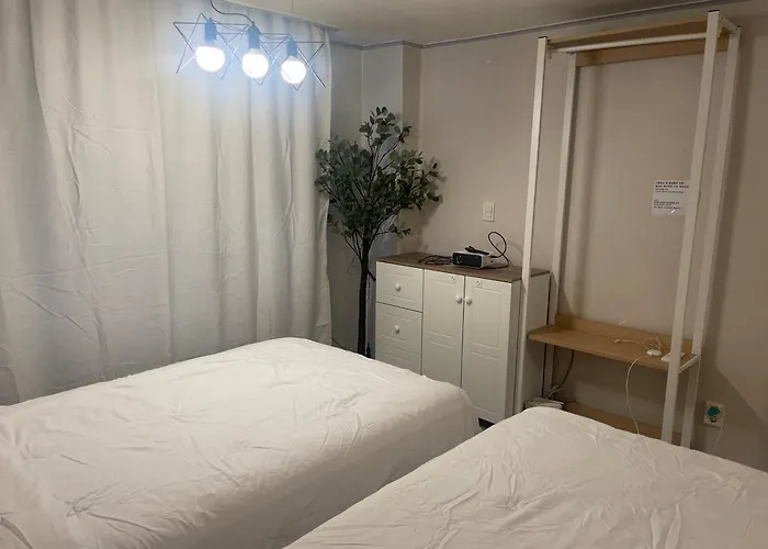 Апартаменты Gangnam Reasonable Price House *