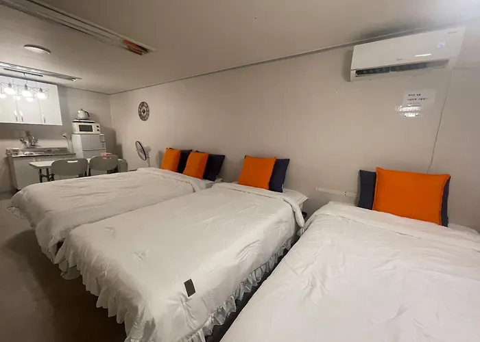Gangnam Reasonable Price House Апартаменты *