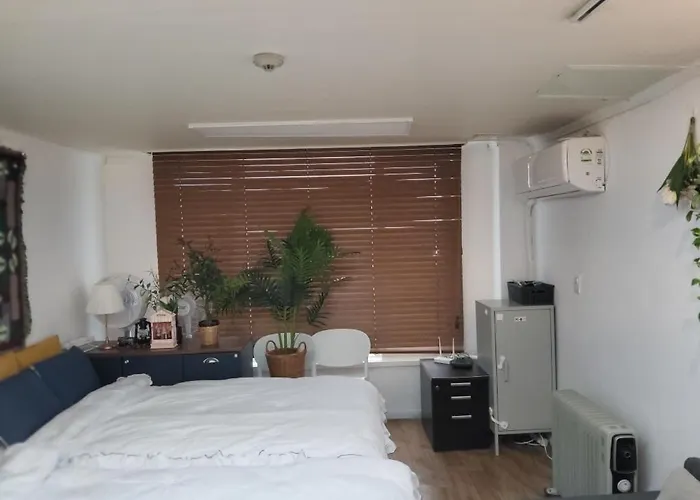 Gangnam Reasonable Price House Апартаменты *