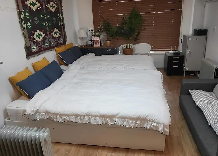 Апартаменты Gangnam Reasonable Price House Сеул
