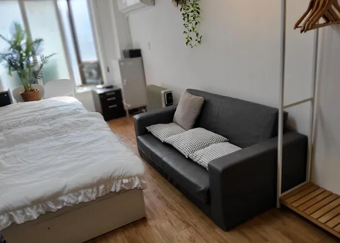 Апартаменты Gangnam Reasonable Price House *